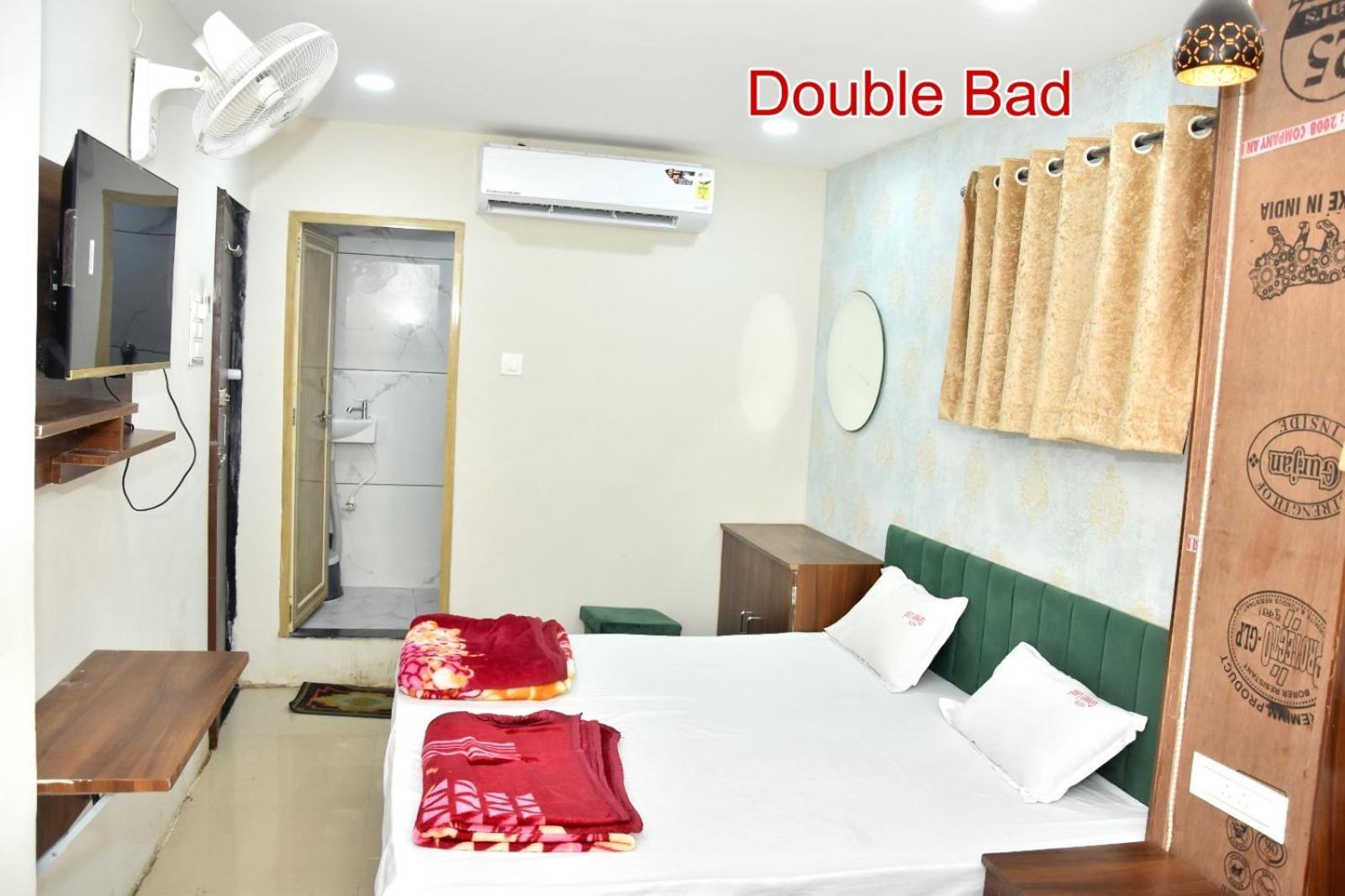 Green Leaf Hotel Ujjain Bagian luar foto